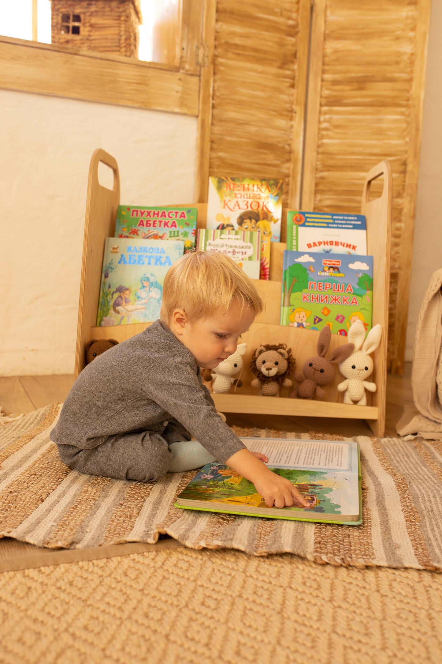 Montessori Wooden Bookshelf - Ashley's Artistries